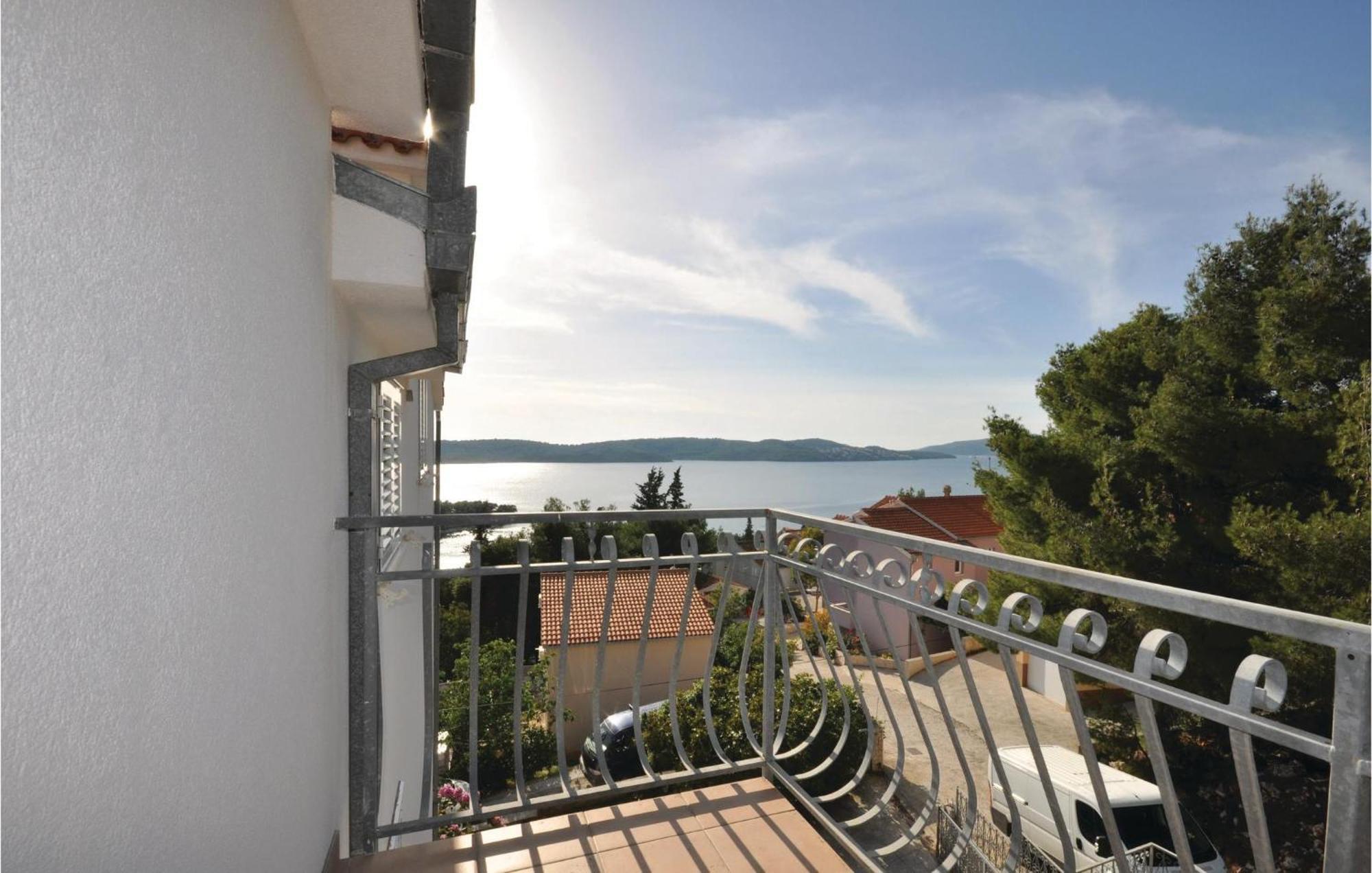 Amazing Apartment In Trogir With Kitchen Eksteriør billede